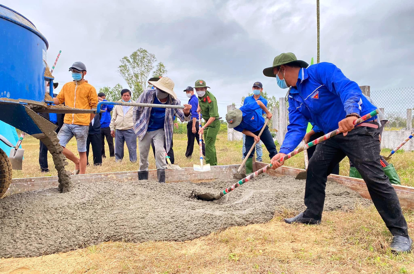Sôi động Tháng Thanh niên khu vực miền Trung: Màu áo xanh "phủ sóng" ở nhiều địa phương ảnh 1 Sôi động Tháng Thanh niên khu vực miền Trung: Màu áo xanh "phủ sóng" ở nhiều địa phương ảnh 1