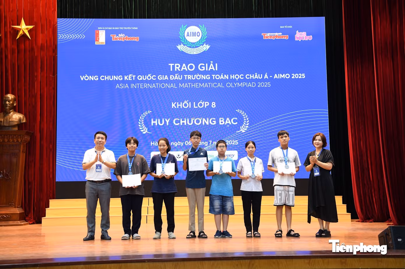 Thí sinh cấp THCS đạt Huy chương Bạc.