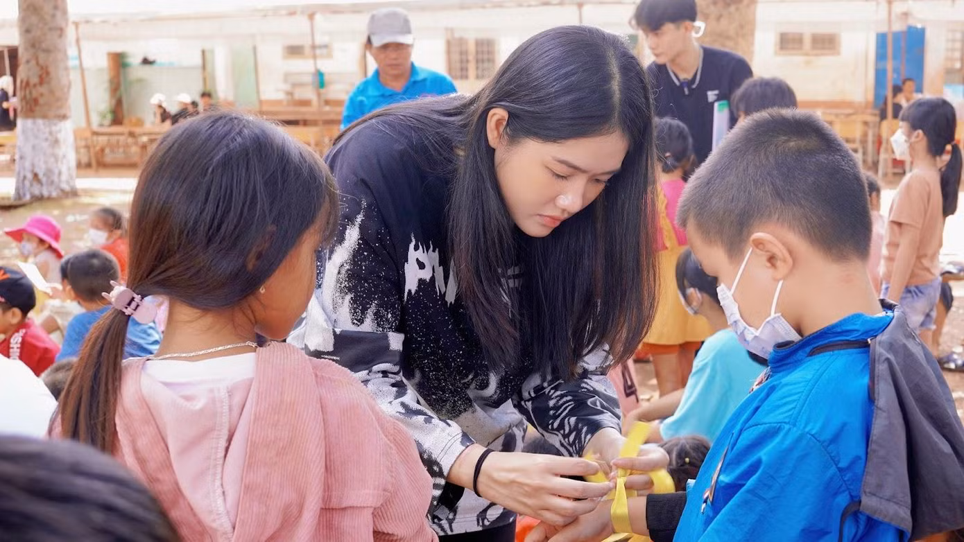 Choco tận tâm với những hoạt động tại chương trình.