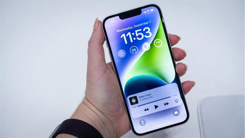 iPhone SE thế hệ tiếp theo sẽ được trang bị màn hình OLED 6.1 inch. (Ảnh: Gizmodo Australia) iPhone SE thế hệ tiếp theo sẽ được trang bị màn hình OLED 6.1 inch. (Ảnh: Gizmodo Australia)