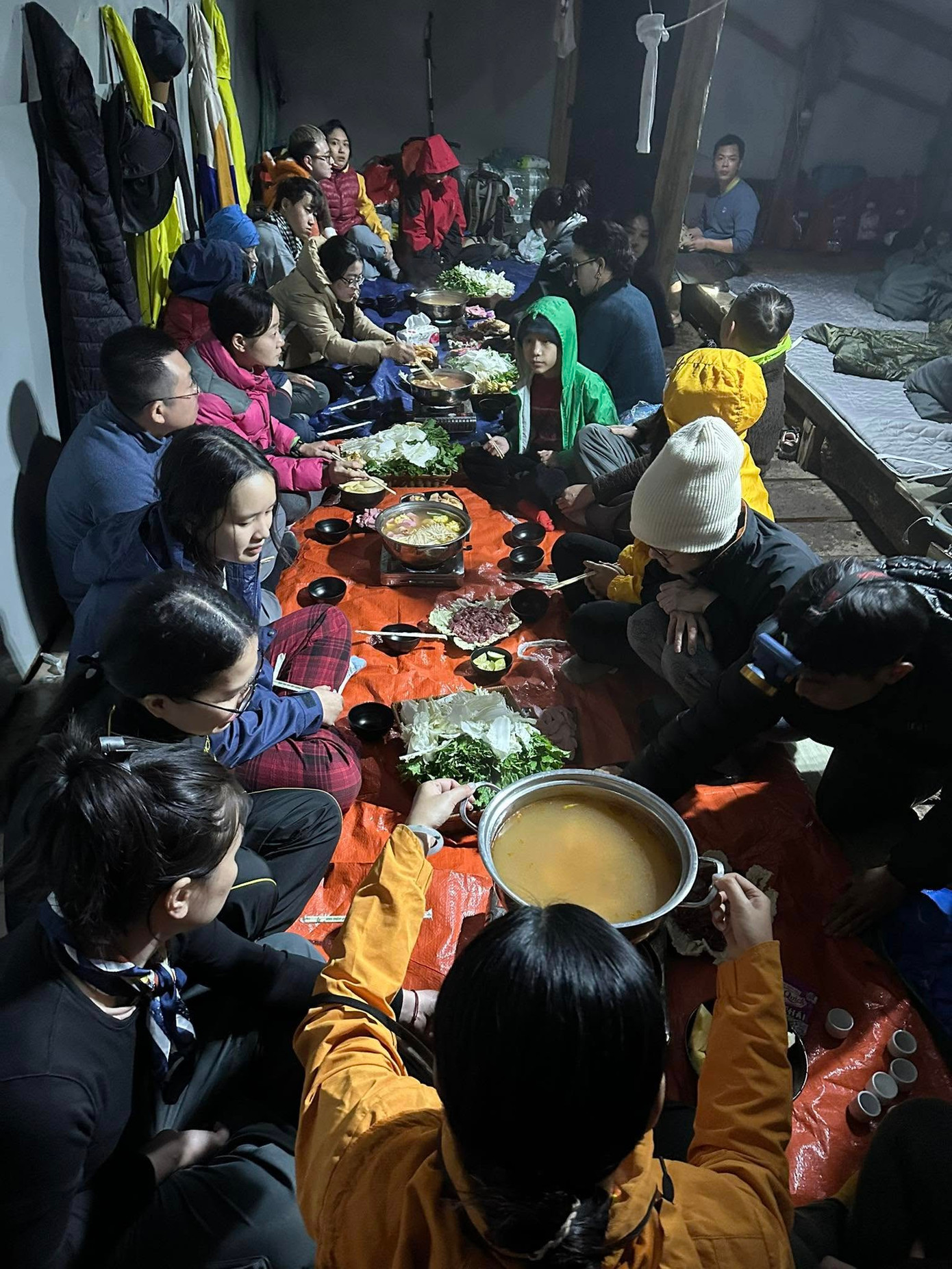 Trại sinh tham gia Làng Háo Hức sẽ hoạt động thể chất ngoài trời khá nhiều nên cần chuẩn bị tâm lý và thể chất tốt. Trại sinh tham gia Làng Háo Hức sẽ hoạt động thể chất ngoài trời khá nhiều nên cần chuẩn bị tâm lý và thể chất tốt.