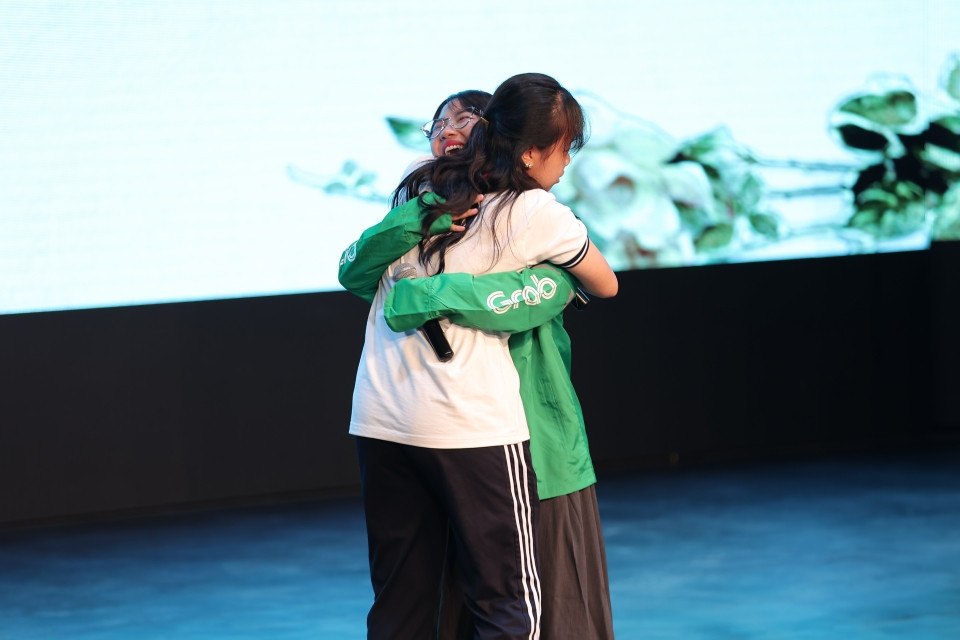 Cô bạn đam mê rap, từng tham dự casting Rap Việt được truyền cảm hứng theo đuổi ước mơ của mình nhờ những tiết học văn của cô giáo Sương Mai. Cô bạn đam mê rap, từng tham dự casting Rap Việt được truyền cảm hứng theo đuổi ước mơ của mình nhờ những tiết học văn của cô giáo Sương Mai.