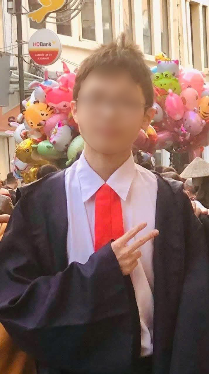 Nam sinh H. Nam sinh H.