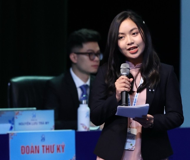 Đại biểu Trần Thị Kiều Anh - Chủ tịch Hội Sinh viên Việt Nam Trường Đại học Kinh tế - Luật, Đại học Quốc gia TP.HCM.