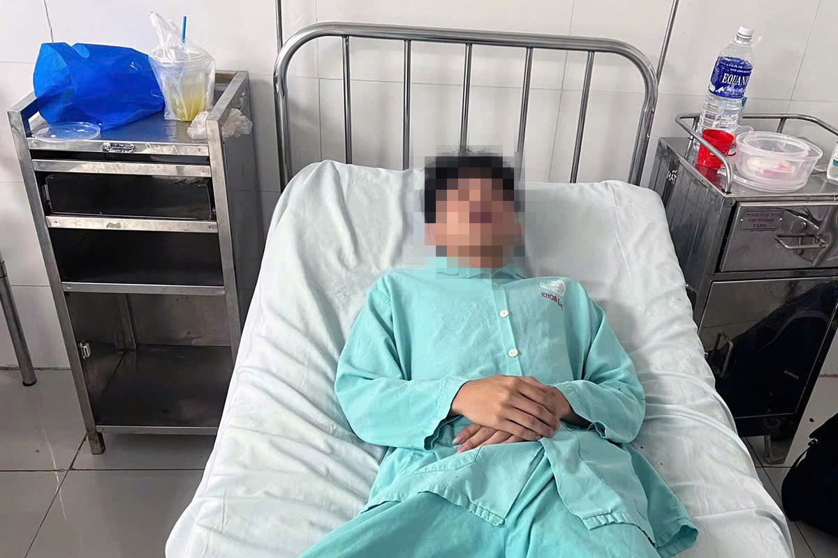 Nạn nhân nhập viện cấp cứu với tình trạng đa chấn thương. (Ảnh: K.D)