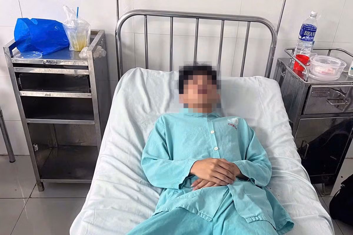 Nạn nhân nhập viện cấp cứu với tình trạng đa chấn thương. (Ảnh: K.D)