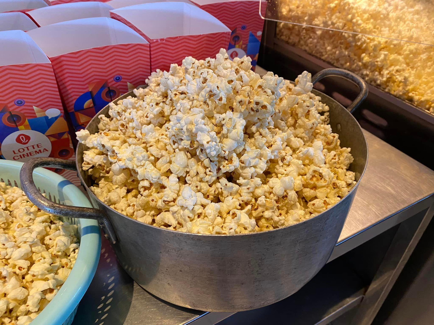 Lựa ngay chiếc nồi to nhất trong bếp và mang tới rạp phim thôi nào!