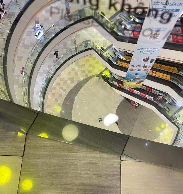 Hiện trường nơi phát hiện nam thanh niên tử vong. (Ảnh: Facebook Ngọc Lan)