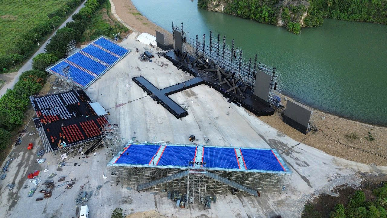 Sân khấu Forestival 2025 đang dần hoàn thiện. Sân khấu Forestival 2025 đang dần hoàn thiện.