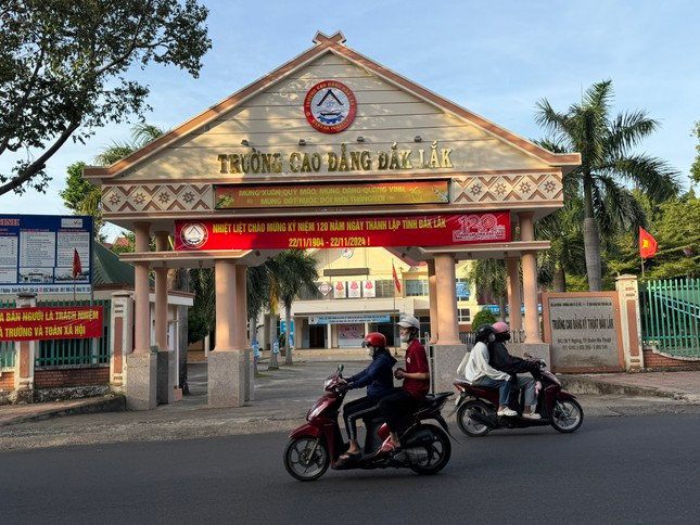 Trường Cao đẳng Đắk Lắk - nơi nam sinh P. theo học. Trường Cao đẳng Đắk Lắk - nơi nam sinh P. theo học.