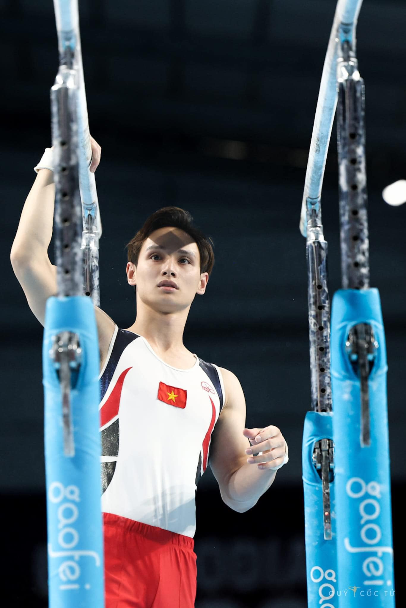 Loạt ảnh thi đấu toát lên khí chất &quot;nam thần&quot;, xứng đáng là &quot;cực phẩm nhan sắc&quot; của vận động viên Đinh Phương Thành. Ảnh: Quỷ Cốc Tử