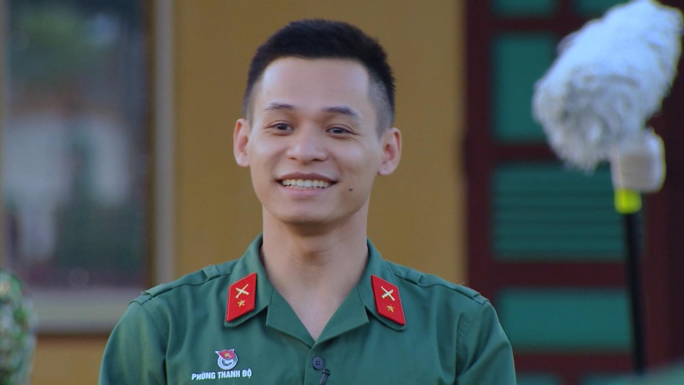 Với một đội hình &quot;hở ra là hát&quot; này, ắt hẳn anh cả Độ Mixi sẽ còn nhiều lần được trở thành MC bất đắc dĩ đây.