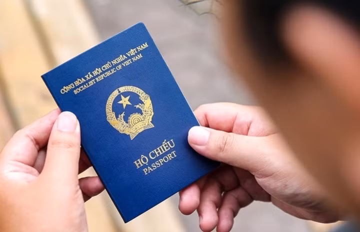 Bộ Tài chính đề xuất giảm lệ phí cấp hộ chiếu và 35 khoản phí, lệ phí khác. Bộ Tài chính đề xuất giảm lệ phí cấp hộ chiếu và 35 khoản phí, lệ phí khác.