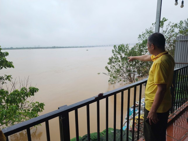 Nước sông Hồng qua khu vực quận Hai Bà Trưng, Hà Nội sáng 10/9. (Ảnh: TPO)