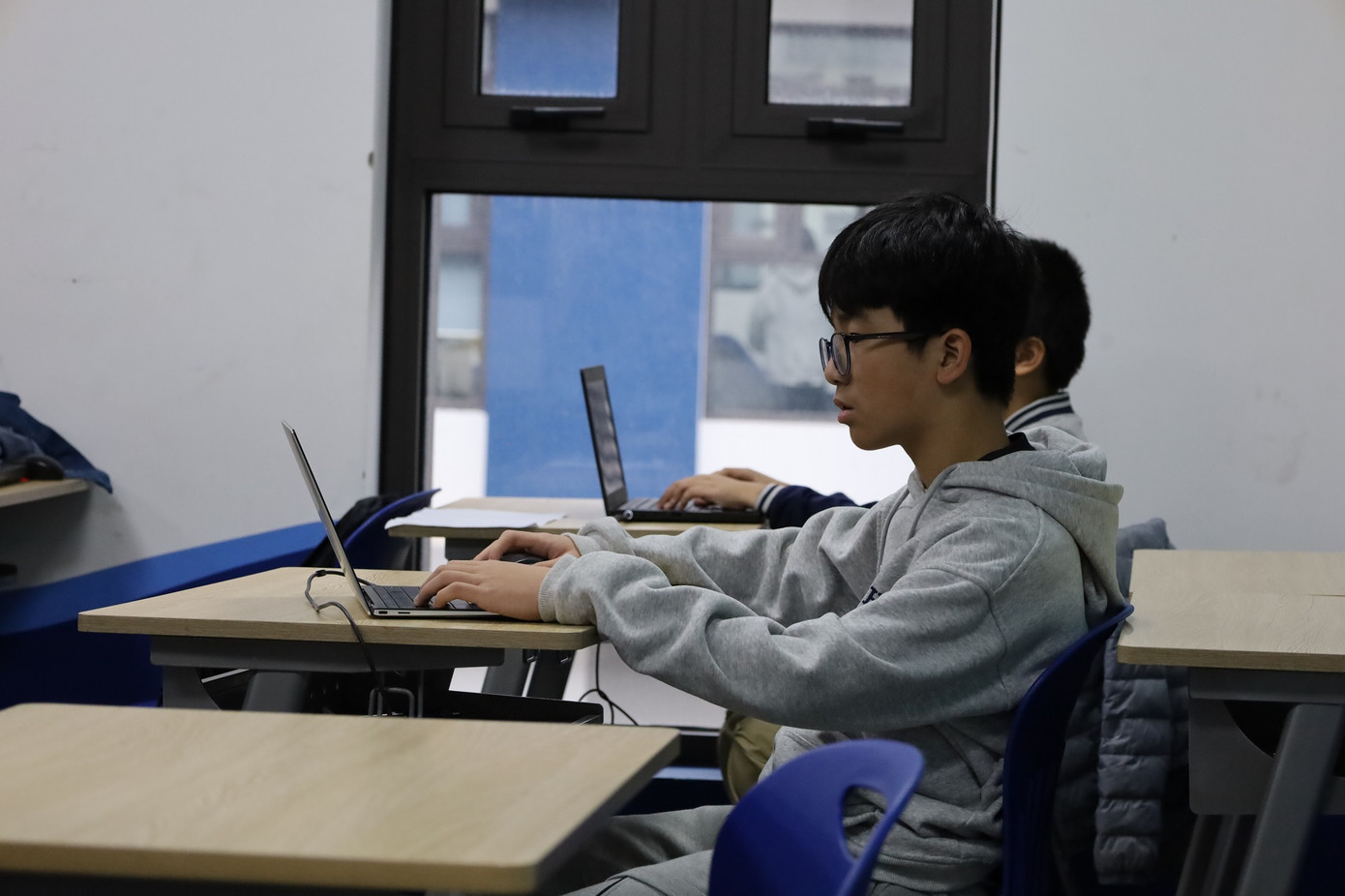 Các thí sinh tập trung hoàn thành bài thi trong vòng 75 phút. Các thí sinh tập trung hoàn thành bài thi trong vòng 75 phút.