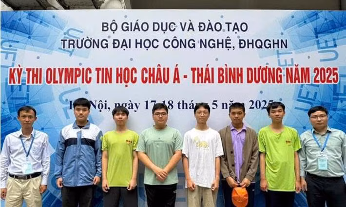 Đội tuyển quốc gia Việt Nam tham dự Kỳ thi Olympic Tin học Châu Á (APIO) năm 2025.