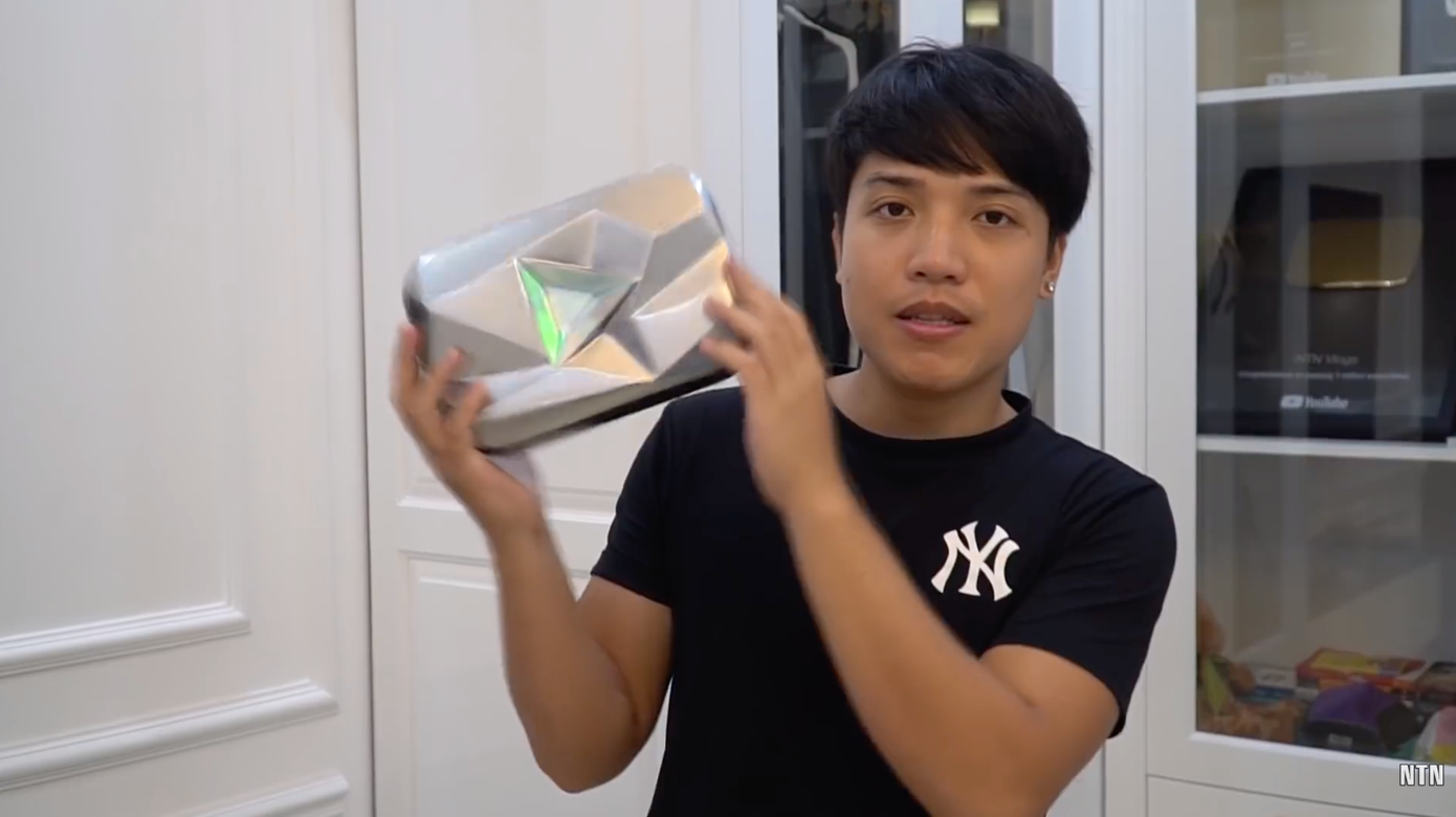 Công đoạn tự &quot;chế tạo&quot; nút Kim cương của NTN.