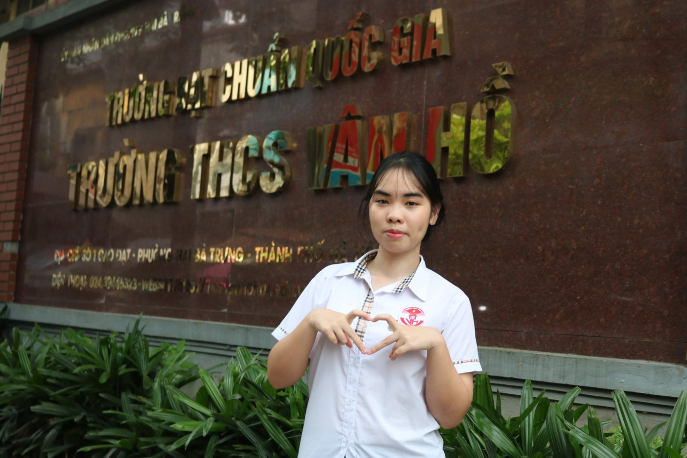 Sự đồng hành của bố mẹ và nhà trường giúp Thúy Nhi "nhẹ gánh" nhiều trong quá trình ôn thi. Sự đồng hành của bố mẹ và nhà trường giúp Thúy Nhi "nhẹ gánh" nhiều trong quá trình ôn thi.
