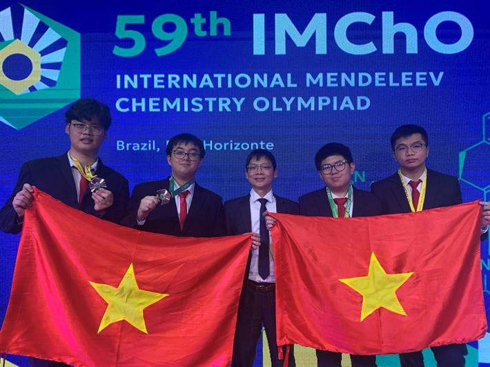 Đoàn học sinh Việt Nam tham dự Kỳ thi Olympic Hóa học Quốc tế Mendeleev lần thứ 59.