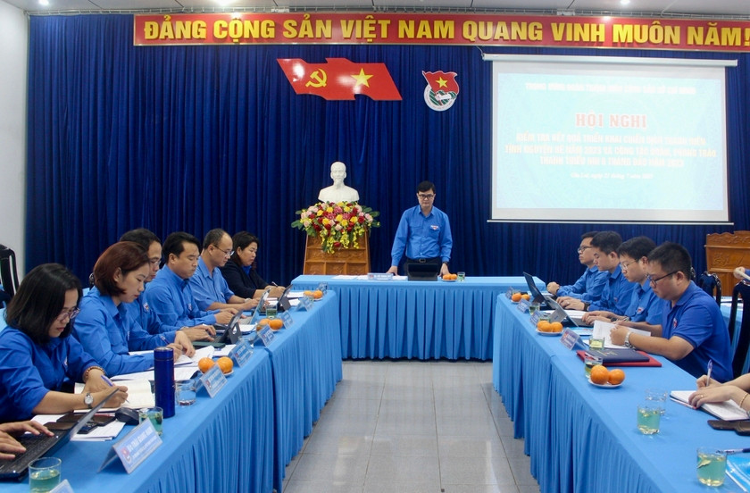 Đồng chí Bùi Quang Huy - Bí thư thứ nhất Trung ương Đoàn phát biểu tại buổi làm việc.