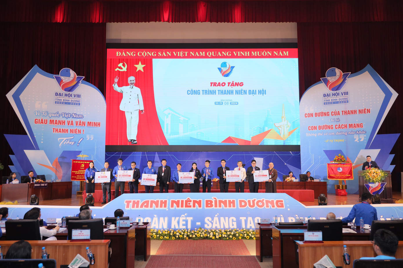 Tiếp nhận nguồn lực thực hiện các công trình thanh niên từ các đơn vị đồng hành.