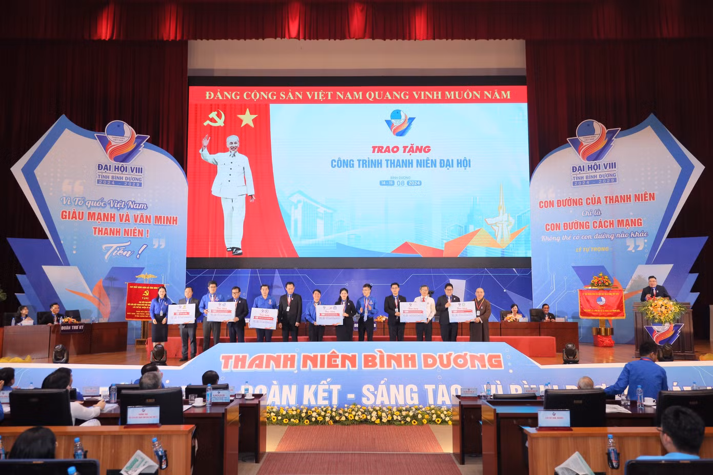 Tiếp nhận nguồn lực thực hiện các công trình thanh niên từ các đơn vị đồng hành.