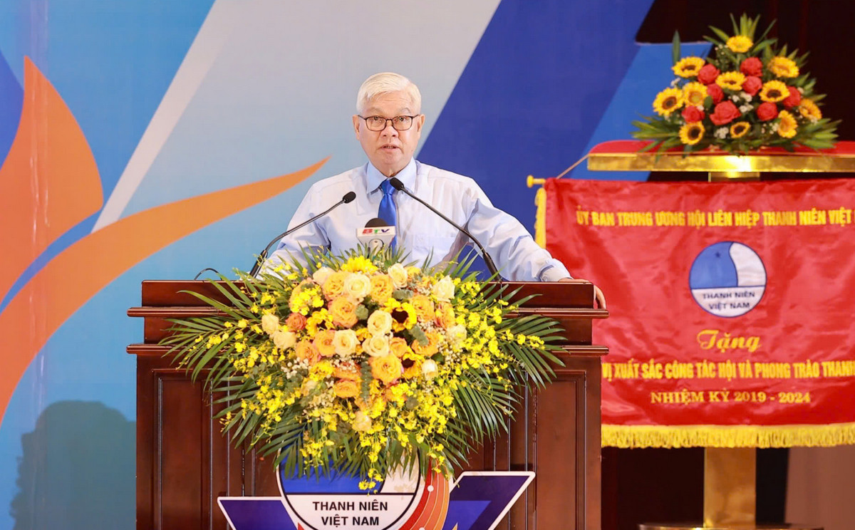 Đồng chí Nguyễn Văn Lợi - Uỷ viên BCH Trung ương Đảng, Bí thư Tỉnh ủy, Trưởng đoàn Đại biểu Quốc hội tỉnh Bình Dương phát biểu chỉ đạo Đại hội.