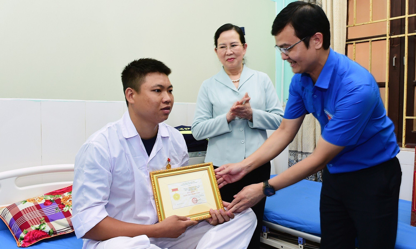 T.Ư Đoàn triển khai nhiều hoạt động ý nghĩa dịp kỷ niệm 76 năm ngày Thương binh Liệt sĩ ảnh 10 T.Ư Đoàn triển khai nhiều hoạt động ý nghĩa dịp kỷ niệm 76 năm ngày Thương binh Liệt sĩ ảnh 10