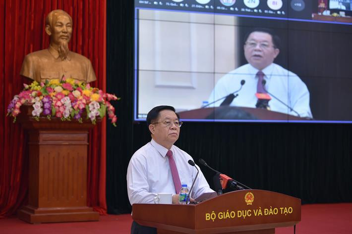 Đồng chí Nguyễn Trọng Nghĩa, Bí thư Trung ương Đảng, Trưởng Ban Tuyên giáo Trung ương phát biểu tại hội nghị.