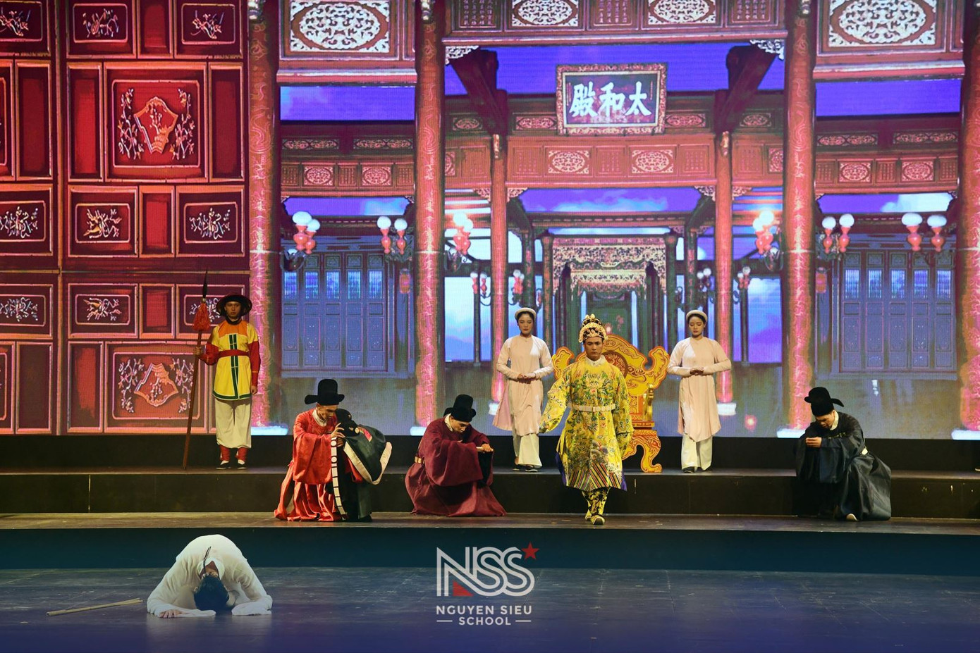 Vở kịch &quot;Tả thanh thiên&quot; giúp tất cả thấu hiểu hơn về tài năng và nhân cách Thần Siêu.