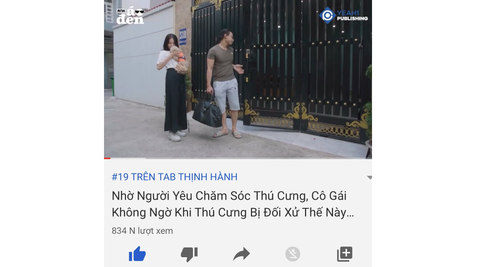 Các video của Anh Áo Đen thường xuyên xuất hiện trong Top trending của YouTube. Các video của Anh Áo Đen thường xuyên xuất hiện trong Top trending của YouTube.