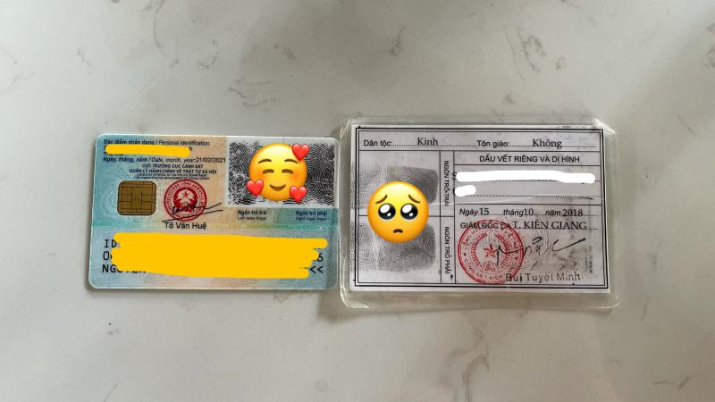 Vị trí của dấu vân tay có sự thay đổi giữa 2 phiên bản cũ và mới.