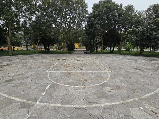 Khu vực sân đình Lệ Mật - nơi nam sinh Đ. bị đánh.