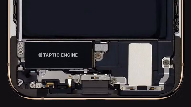 Bộ rung Taptic Engine giúp mô phỏng cảm giác như nhấn nút vật lý truyền thống. (Ảnh: Apple)