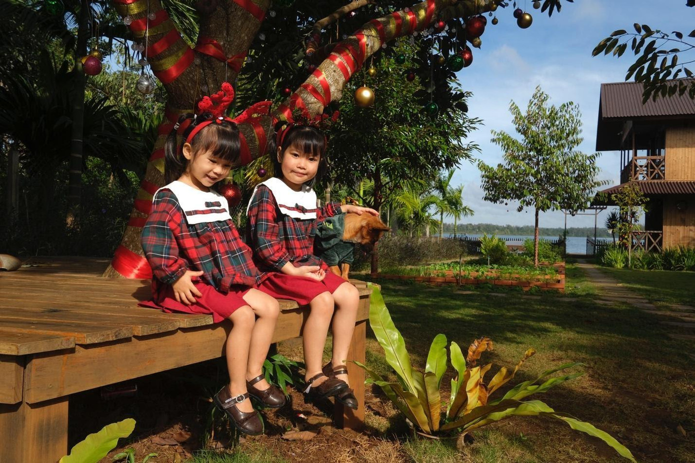 Các bé được khám phá, trải nghiệm nhiều điều thú vị với thiên nhiên, hạn chế việc sử dụng quá nhiều các thiết bị tivi, điện thoại... Các bé được khám phá, trải nghiệm nhiều điều thú vị với thiên nhiên, hạn chế việc sử dụng quá nhiều các thiết bị tivi, điện thoại...