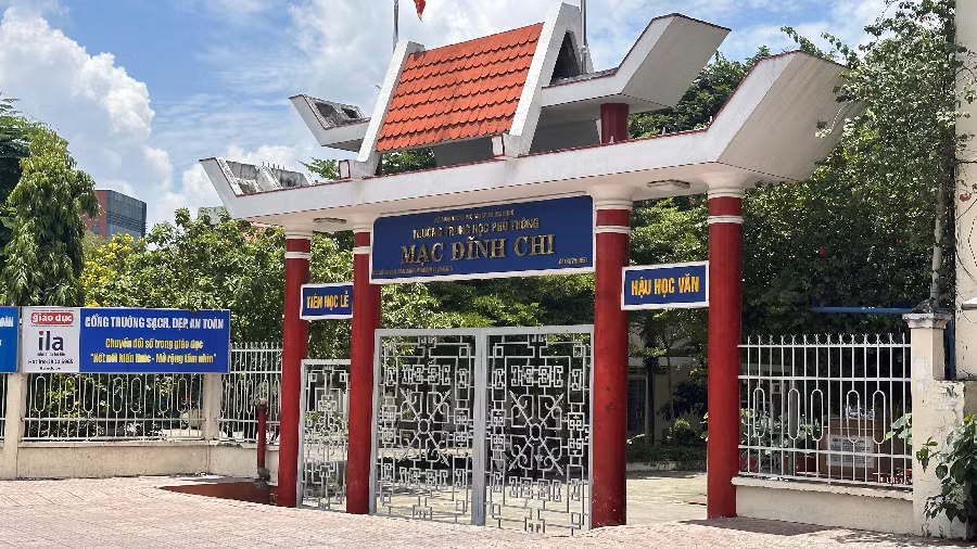 Đề kiểm tra môn Văn của lớp 10A25 - THPT Mạc Đĩnh Chi (TP.HCM) khiến dân mạng tranh cãi.