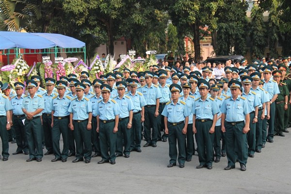 Đau xót tiễn đưa 4 quân nhân hy sinh trong vụ rơi trực thăng ảnh 2