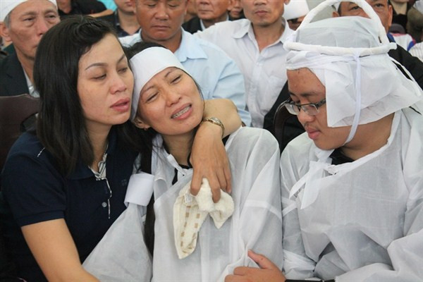 Đau xót tiễn đưa 4 quân nhân hy sinh trong vụ rơi trực thăng ảnh 6