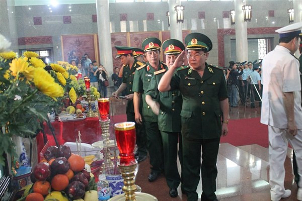 Đau xót tiễn đưa 4 quân nhân hy sinh trong vụ rơi trực thăng ảnh 11