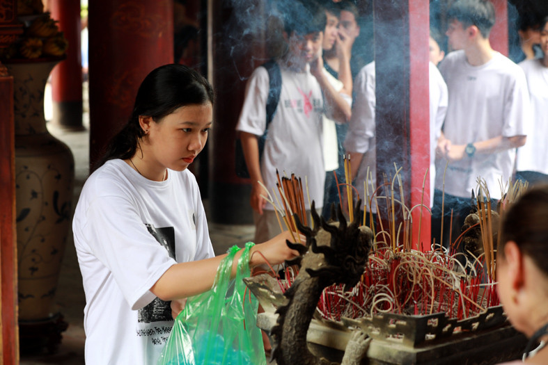 Thí sinh hào hứng làm thủ tục nhập thi THPT quốc gia 2019 ảnh 39