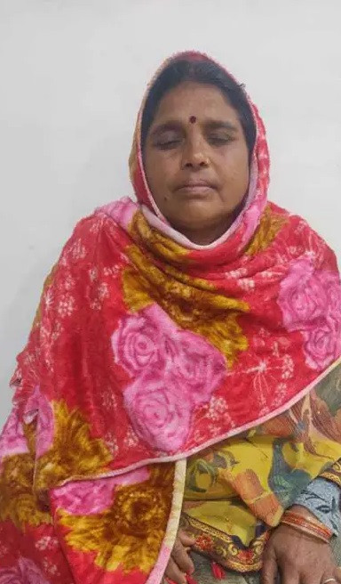 Yashoda Bai đã đến bệnh viện sau khi bị đau lưng nhiều tháng.