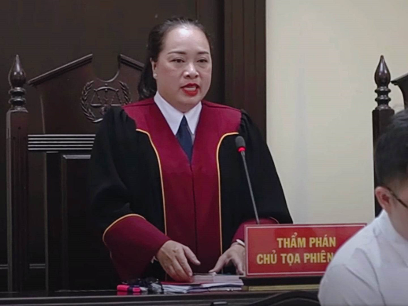Thẩm phán, chủ tọa phiên tòa sơ thẩm.