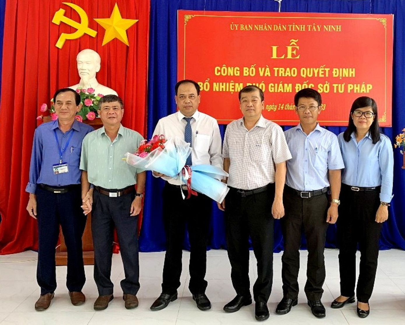 Ông Nguyễn Minh Vũ (thứ 3, trái sang) tại buổi lễ.