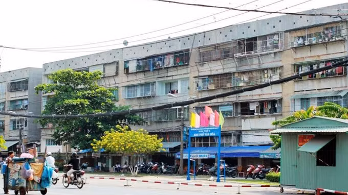 Cư xá Thanh Đa, quận Bình Thạnh xuống cấp nghiêm trọng và có nguy cơ sụp đổ.