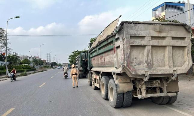 Lực lượng CSGT mở đợt cao điểm xử lý vi phạm. Lực lượng CSGT mở đợt cao điểm xử lý vi phạm.