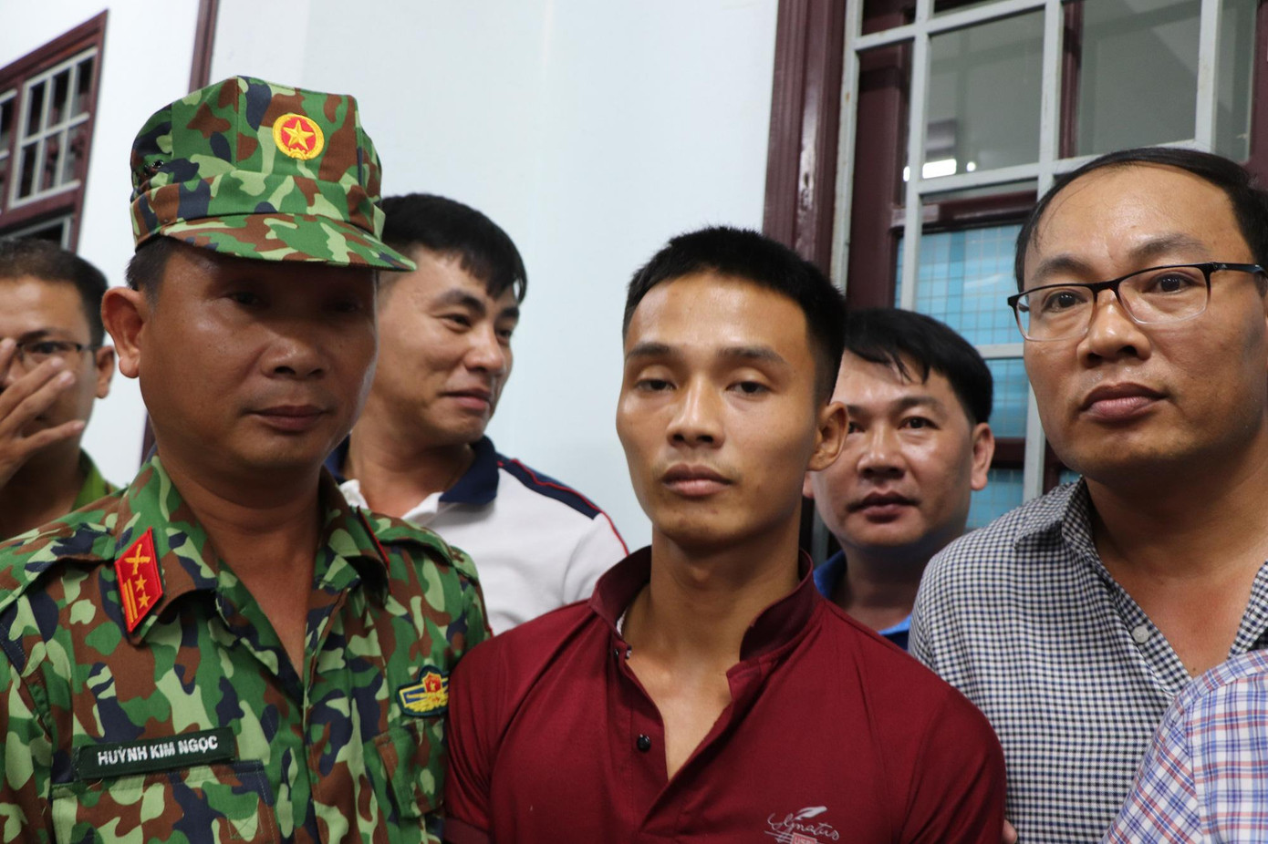 Triệu Quân Sự bị lực lượng chức năng bắt giữ sau một lần bỏ trốn. Triệu Quân Sự bị lực lượng chức năng bắt giữ sau một lần bỏ trốn.