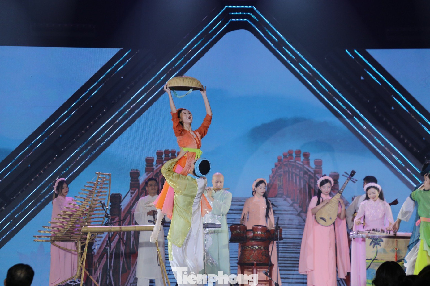 Tiết mục nghệ thuật chào mừng đêm khai mạc LHP châu Á Đà Nẵng DANAFF lần thứ hai với vở kịch múa Nét xưa.