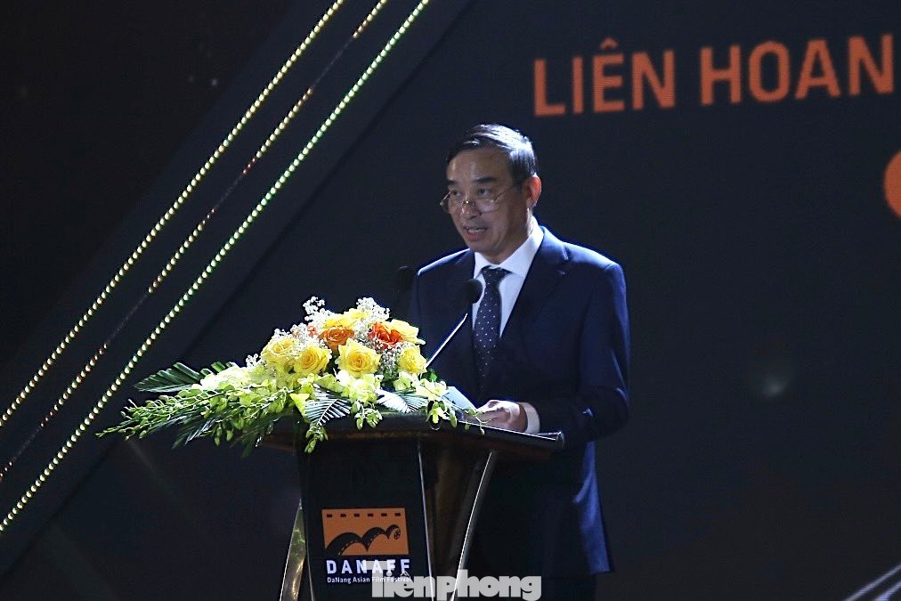 Ông Lê Trung Chinh - Chủ tịch UBND thành phố Đà Nẵng - phát biểu khai mạc LHP.