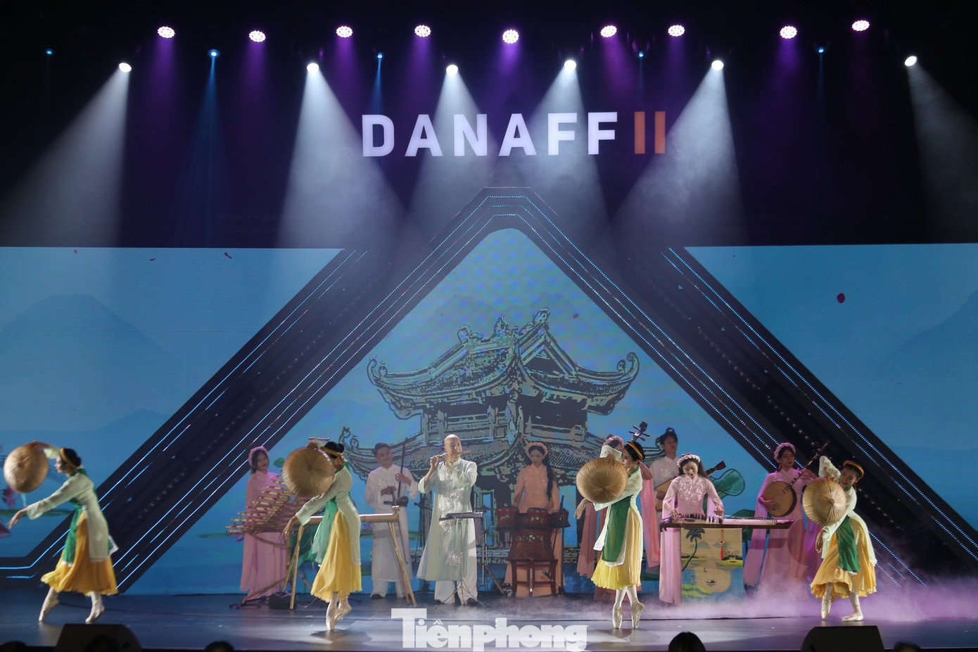 Tiết mục nghệ thuật chào mừng đêm khai mạc LHP châu Á Đà Nẵng DANAFF lần thứ hai với vở kịch múa Nét xưa.