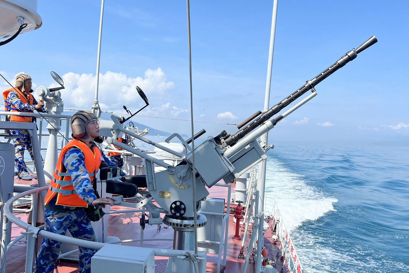 Vùng 3 kiểm soát, quản lý tốt vùng biển được phân công. Vùng 3 kiểm soát, quản lý tốt vùng biển được phân công.